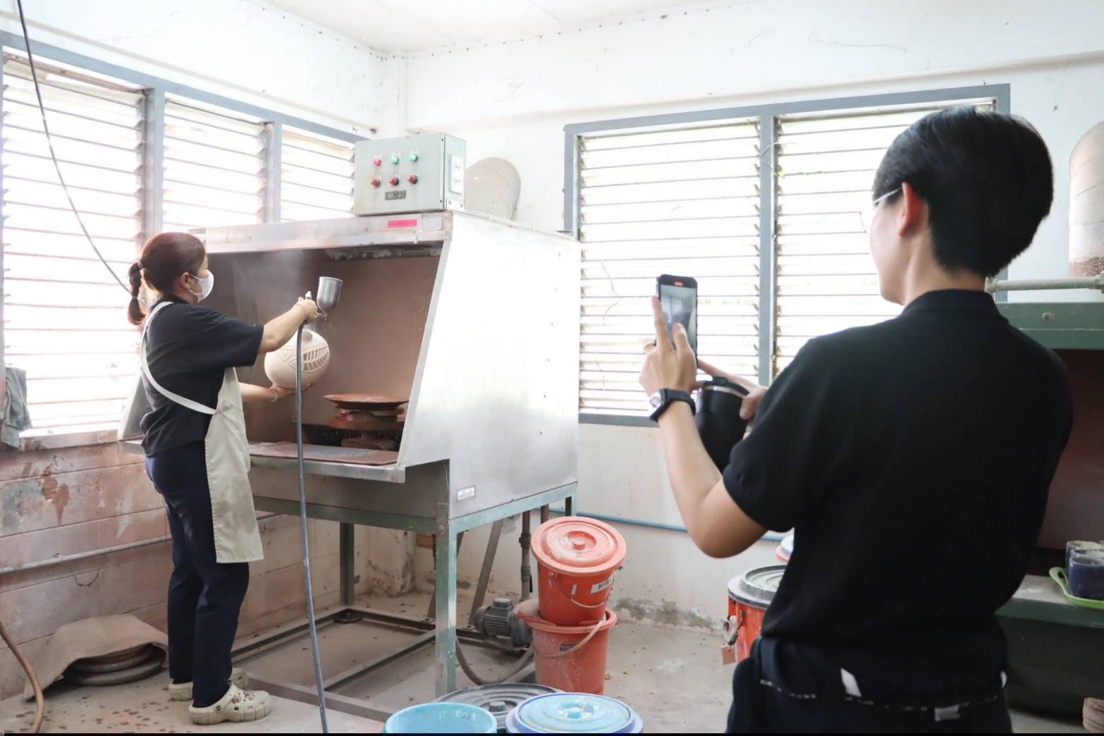 title - ผู้อำนวยการกลุ่มฝึกอบรมและการพัฒนาผลิตภัณฑ์ (ศพส.) ได้รับเชิญเป็นผู้บรรยายพิเศษ  ให้แก่ ข้าราชการใหม่ รุ่นที่ 10 หลักสูตร ต้นกล้าข้าราชการ ประจำปีงบประมาณ พ.ศ. 2569 ณ ห้องประชุมอาคาร 100 ปี ศูนย์ส่งเสริมและพัฒนาอาชีพเสริมนอกภาคการเกษตร